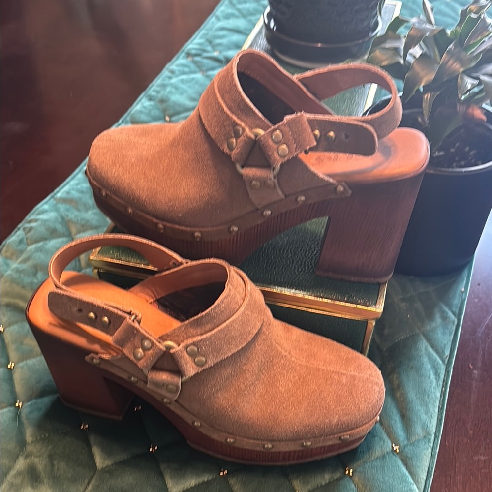 Kork-Ease Tan Mules with Wooden Heel